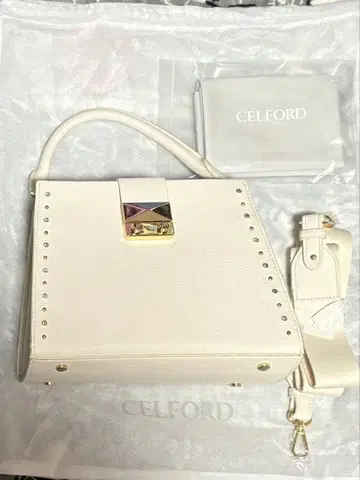 CELFORD 스터드 핸드백 크림