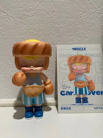 베이비 몰리 피규어