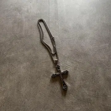 archive grunge cross necklace y2k