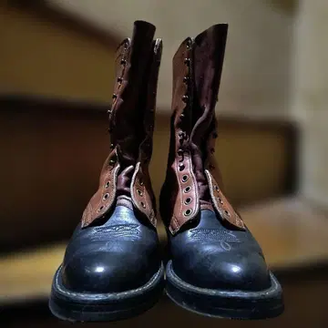 가죽 워크 부츠 블랙과 브라운
