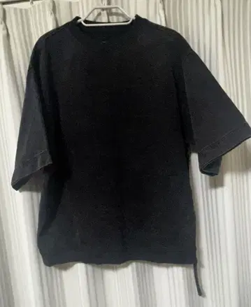 오버 사이즈 블랙 T셔츠 지퍼 포함