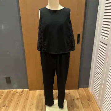 레이디 럭 루카 레이스 슬리브 블랙 올인원