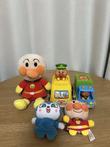 호빵맨 봉제 인형과 미니카 세트