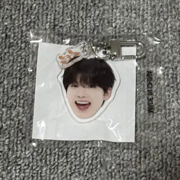 treasure 준규 캡슐 토이 얼굴 아크릴 키링 희로애락 [ 락 ]
