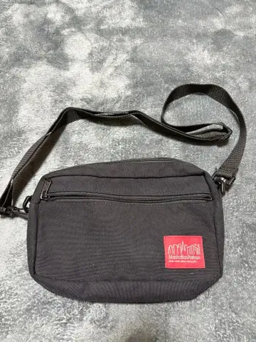 Manhattan Portage 블랙 숄더백