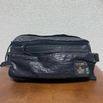 마스터피스 가죽 코팅 바디백 힙색 블랙