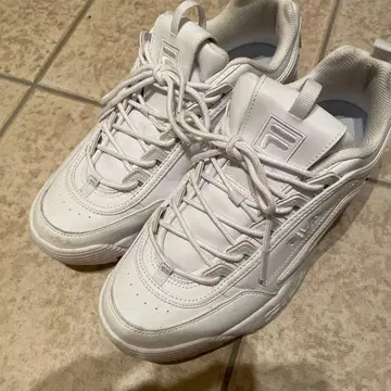 FILA 화이트 스니커즈