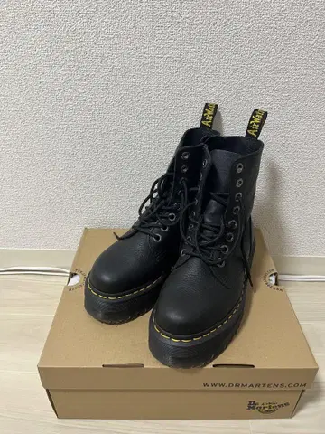 Dr. Martens Jadon III 블랙 UK4