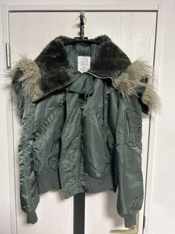ALPHA INDUSTRIES 'N-2B' 플라이트 자켓
