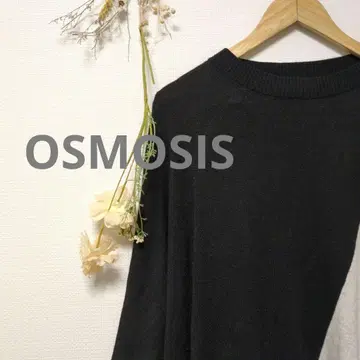 OSMOSIS 오즈모시스 배색 사이드 드레이프 니트 풀오버