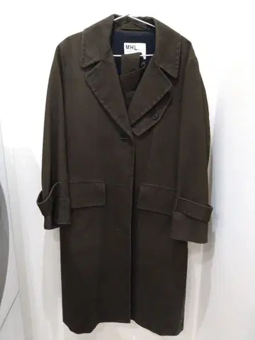 마가렛호웰 코트