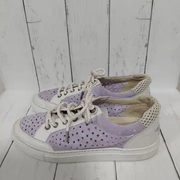 로레나 안토니아찌 스니커즈