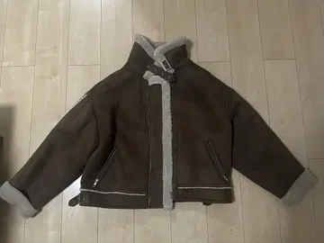 JEANASIS 브라운 무스탕 코트