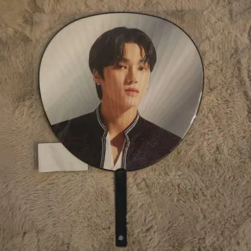 ATEEZ 우영 부채 우영