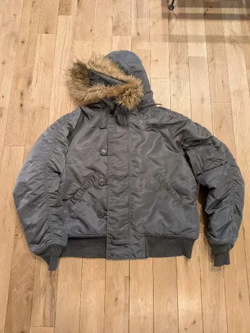 ALPHA INDUSTRIES N-2B 플라이트 자켓