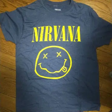 NIRVANA 스마일 T셔츠 L 사이즈