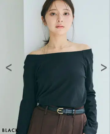 BASEMENT online 2way 세미 오프숄더 티셔츠 블랙