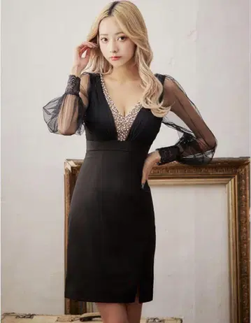 [ 새상품급 ] JEWELS 롱 슬리브 비쥬 드레스 S 사이즈