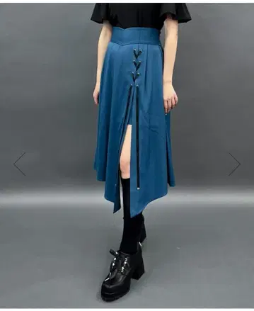 axes femme 포에틱 다크 마린 슬릿 스커트 M