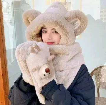 곰 귀 달린 플리스 머플러