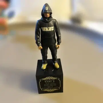 WARU B 피규어 KAYATE