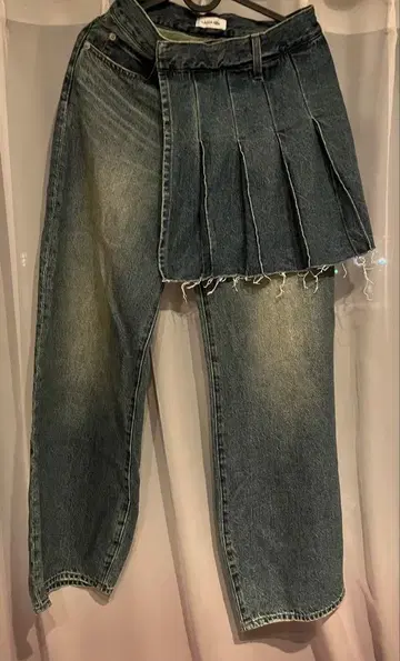 LAGUA GEM 비대칭 데님 팬츠