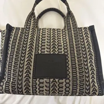 MARC JACOBS THE TOTE BAG 베이지/블랙