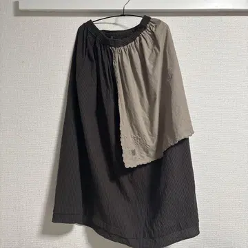 자수 크로스 부착 스커트 사만사 모스모스 블루