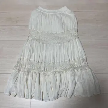 B:MING by BEAMS 화이트 플레어 스커트