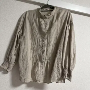 [ Cross x Linen ] 핀턱 블라우스 사만사 모스모스 아이보리