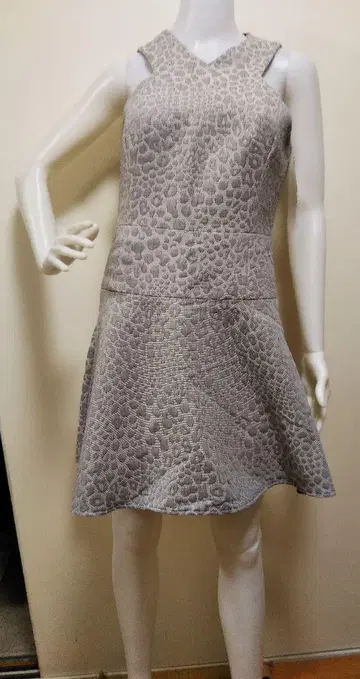 레오파드 무늬 그레이 A라인 원피스 US$385 US size 6