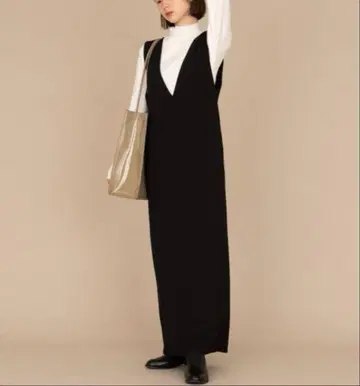 새상품 누나 안티로자 2WAY U넥 V넥 롱 원피스 가을/겨울 블랙