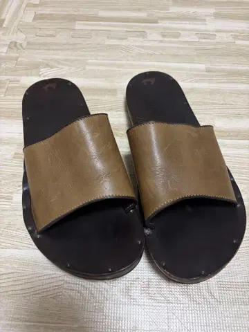 JUTTA NEUMANN (유타 뉴먼) SIMONE 시모네 D7