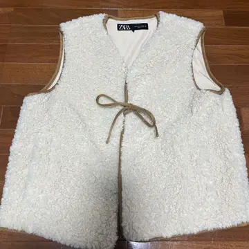 ZARA 아이보리 보아 자켓