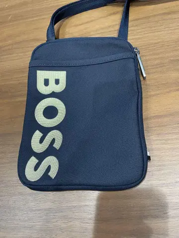 BOSS 네이비 숄더백