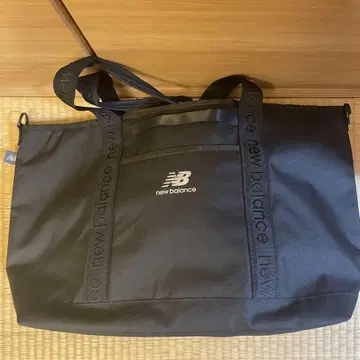 New Balance 블랙 토트백