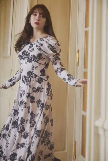 Herlipto Winter Rose Dress