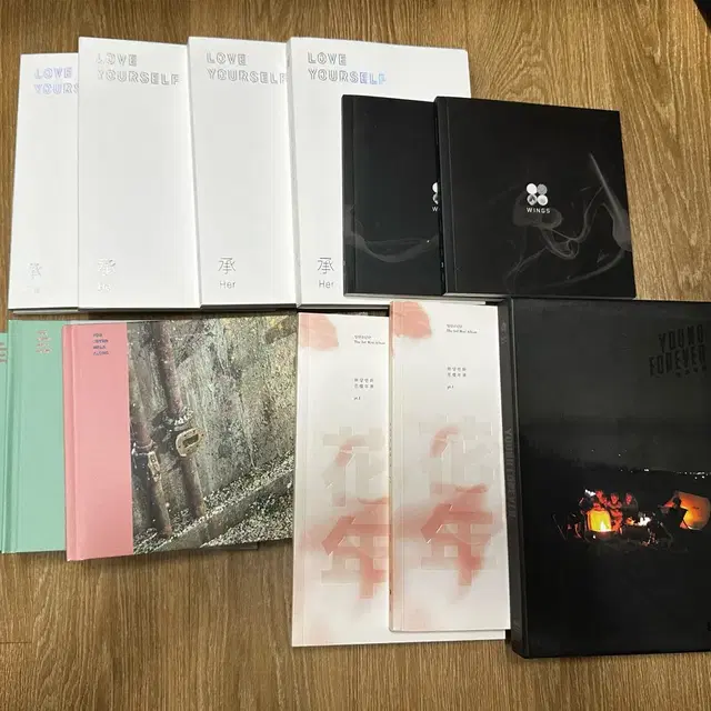 방탄 단체 개봉 앨범 럽유셀,윙즈,봄날