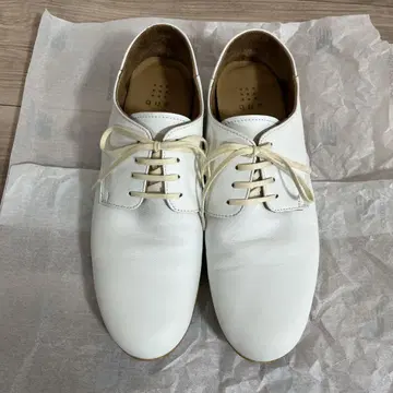 que 신발 화이트 M 사이즈 23.5cm