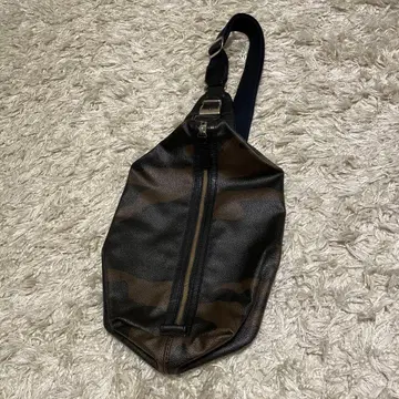유나이티드 애로우즈 바디백 카모플라주 카모플라쥬 나일론 가죽