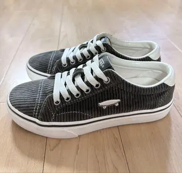 거의 미사용 VANS V311CF CORD COURT ICON 스니커즈