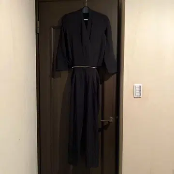 분리 가능한 지퍼 연결 올인원 또는 셋업 스타일 모두 OK!