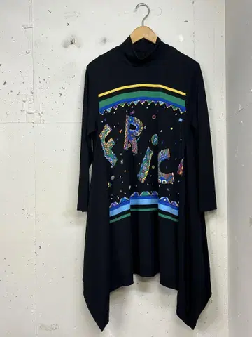새상품급 TOKUKO 1er VOL 하이넥 원피스 블랙