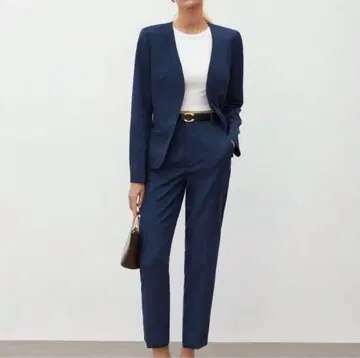 네이비 비즈니스 정장 수트 셋업 상하의 UNIQLO 블라우스 포함
