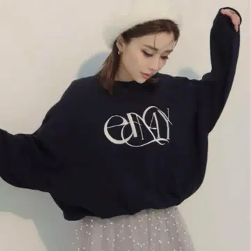 eimy istoire 네이비 로고 스웨터