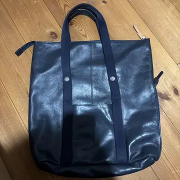 네이비 천연 가죽 토트백