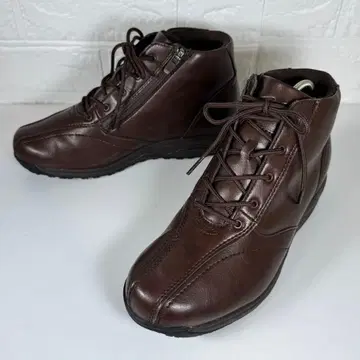 [ 새상품급 ] 미즈노 컴포트 스니커즈 사이드 지퍼 가죽 24.0cm