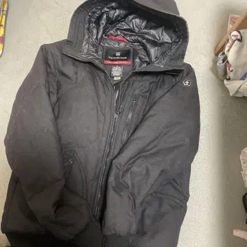 VICTORINOX 후드 부착 다운 자켓 S