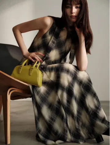 프레이 아이디 세미 시어 클리어 라인 원피스