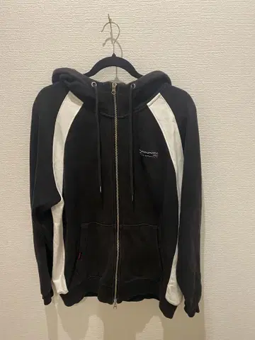 르세라핌 집업 후드티 Le Sserafim